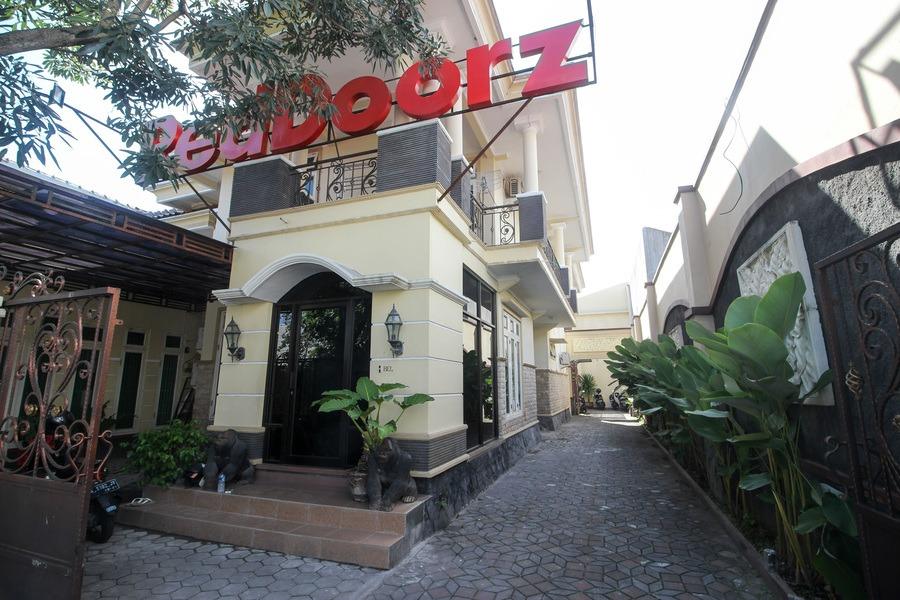 Reddoorz Plus Near Stie Ykpn Maguwo Esterno foto