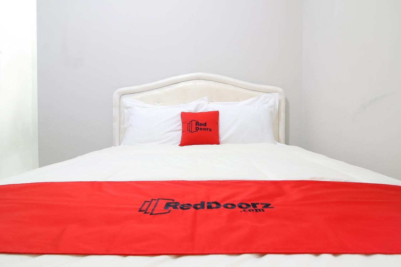 Reddoorz Plus Near Stie Ykpn Maguwo Esterno foto